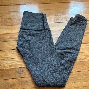 Lululemon High Waisted Legging - size 6